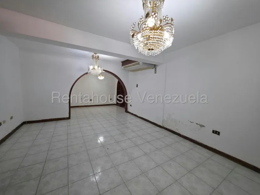 Apartamento (1 Nivel) en Alquiler en Centro, Portuguesa - 4
