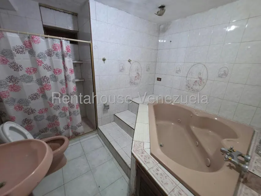 Apartamento (1 Nivel) en Alquiler en Centro, Portuguesa - 8
