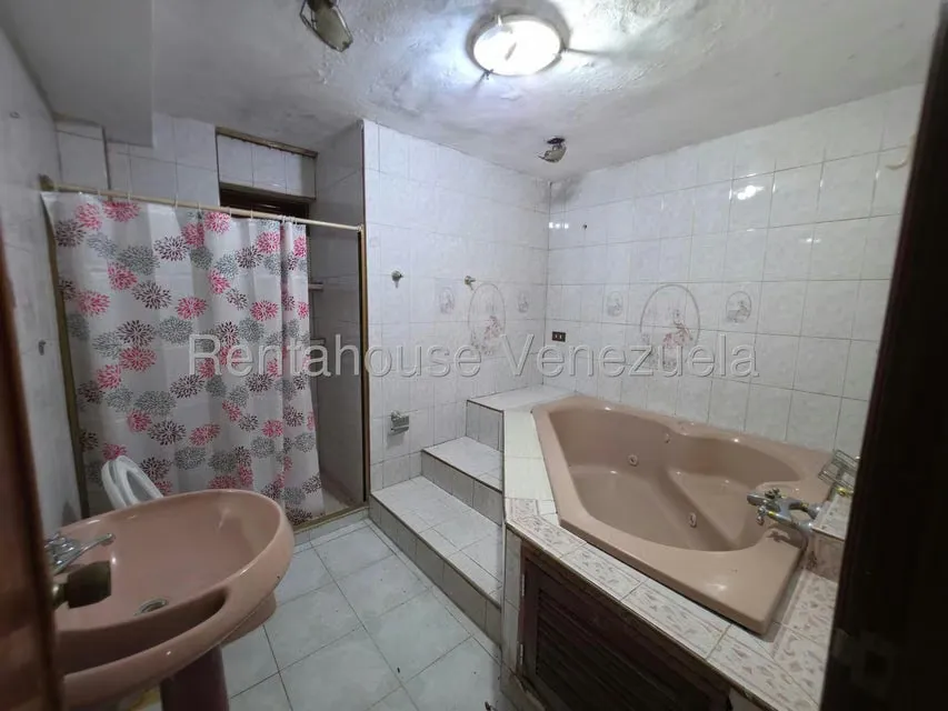 Apartamento (1 Nivel) en Alquiler en Centro, Portuguesa - 9