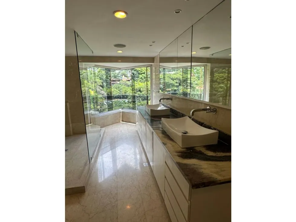 Vendo apto dúplex 550m2 Los Palos Grandes 9253.REF. VERDE - 25
