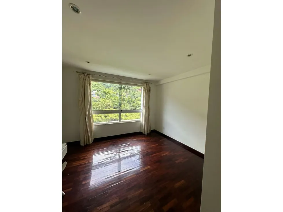 Vendo apto dúplex 550m2 Los Palos Grandes 9253.REF. VERDE - 40
