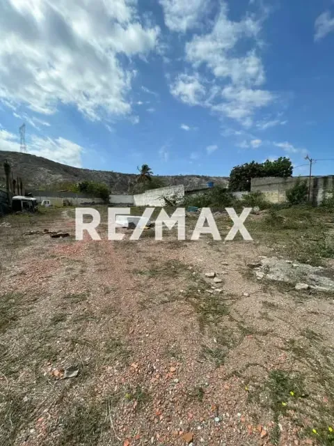En venta Terreno con gran potencial, Av. principal del Tostado, zona norte de Barquisimeto. - 2