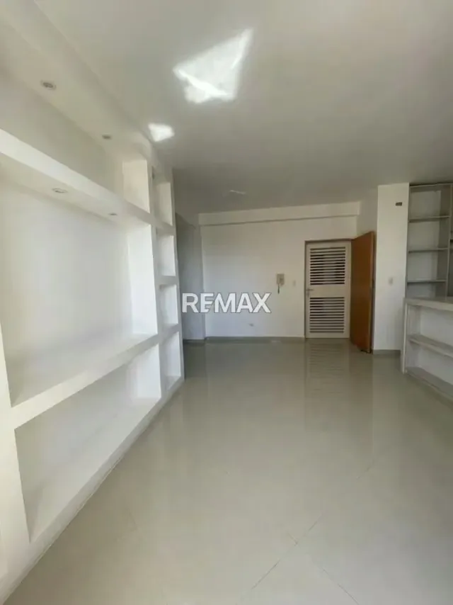 En Alquiler excelente y moderno apartamento en uno de los edificios más modernos en el triángulo del este - 3