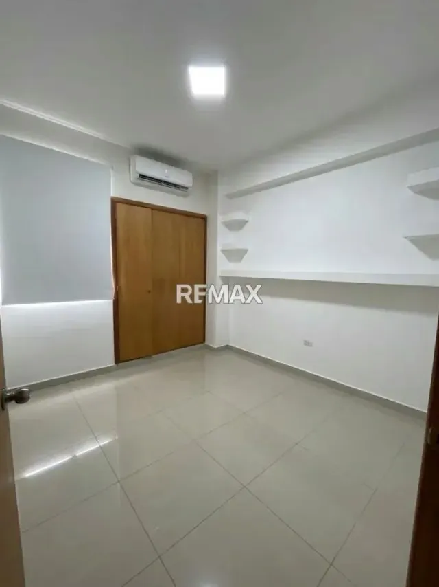 En Alquiler excelente y moderno apartamento en uno de los edificios más modernos en el triángulo del este - 7