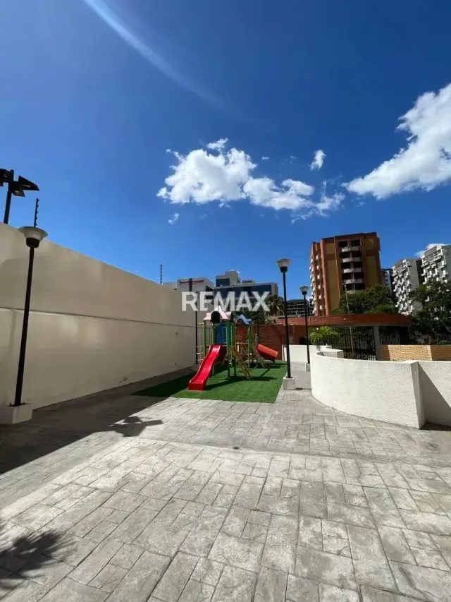 En Alquiler excelente y moderno apartamento en uno de los edificios más modernos en el triángulo del este - 9