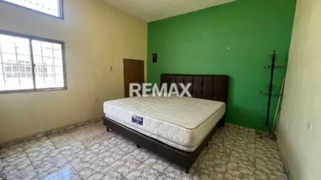 Local Comercial Multipropósito con Depósito y Apartamento en Av. La Limpia - 7
