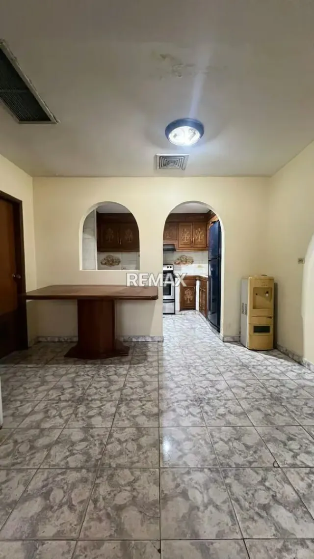 Local Comercial Multipropósito con Depósito y Apartamento en Av. La Limpia - 8