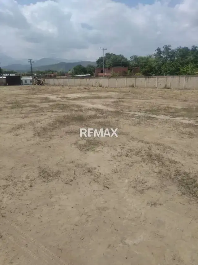 EN VENTA TERRENO ¡OPORTUNIDAD ÚNICA DE INVERSIÓN EN MARACAY!