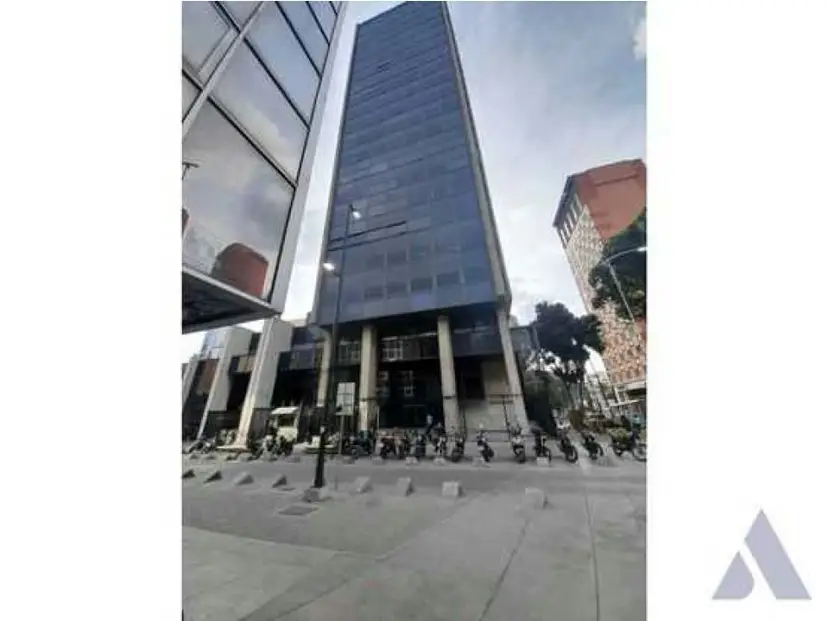 Alquilo oficina 384m2 El Recreo 3637
