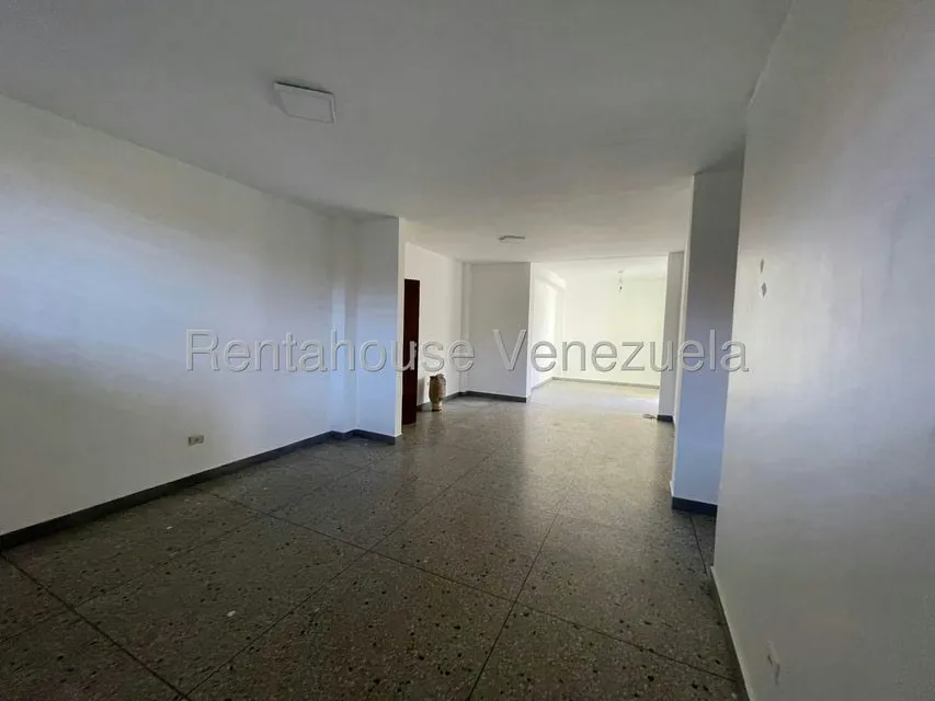 Apartamento (1 Nivel) en Alquiler en Centro, Portuguesa - 3