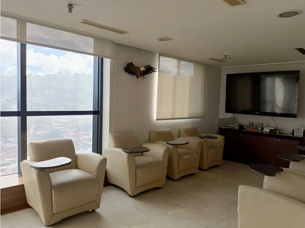 Paseo El Hatillo, alquilo oficina 74 m2 Remodelada y Amoblada - 11