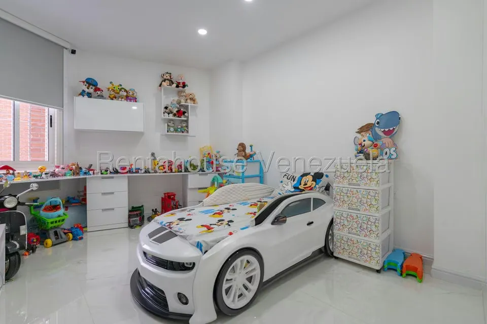 Apartamento (1 Nivel) en Venta en Mirador de Los Campitos I, Distrito Metropolitano - 23