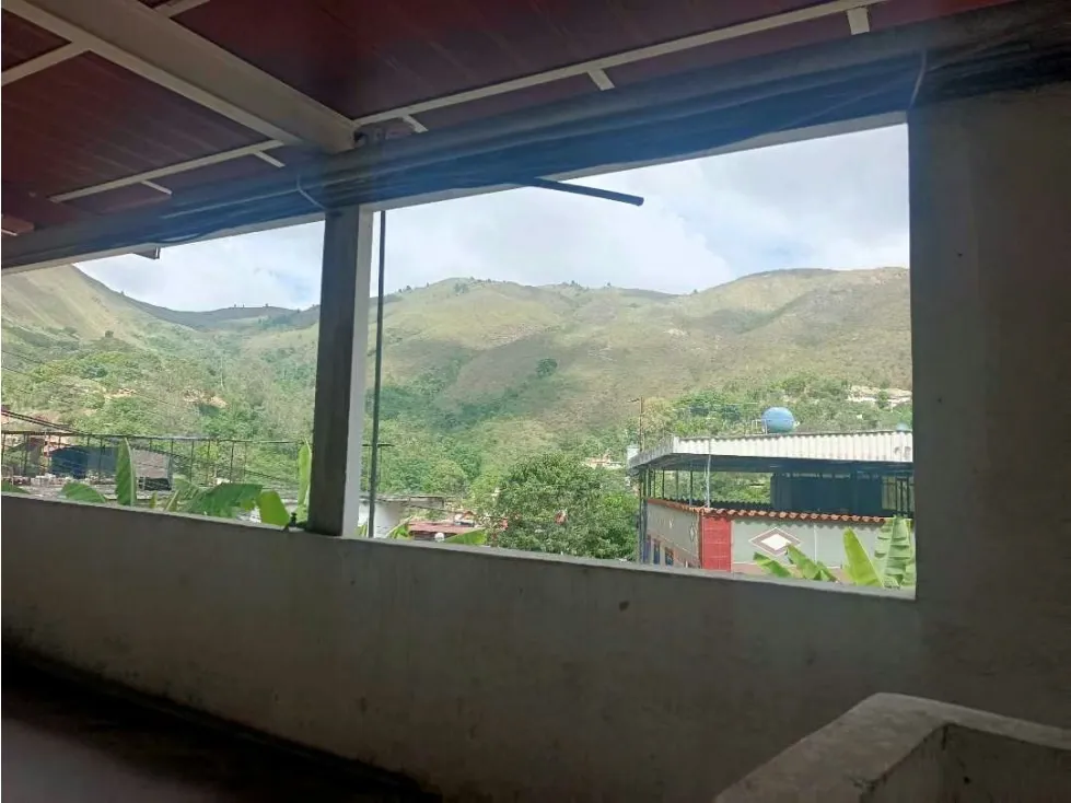 se vende casa multifamiliar 170m2 Macarao 2937 - 9