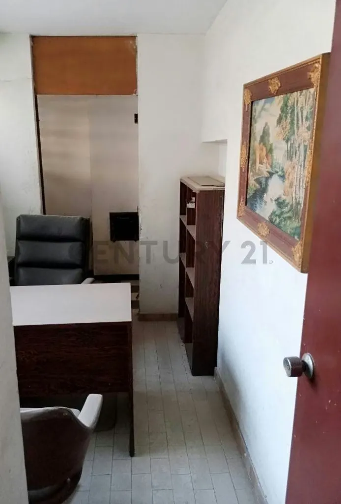 Se Ofrece Oficina en Alquiler Centro de Caracas - 13