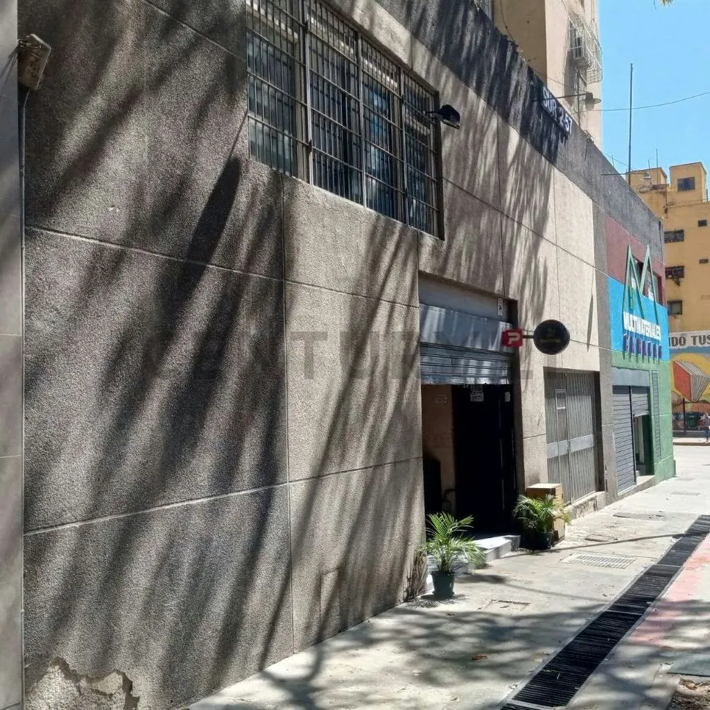 Se Ofrece Oficina en Alquiler Centro de Caracas - 3