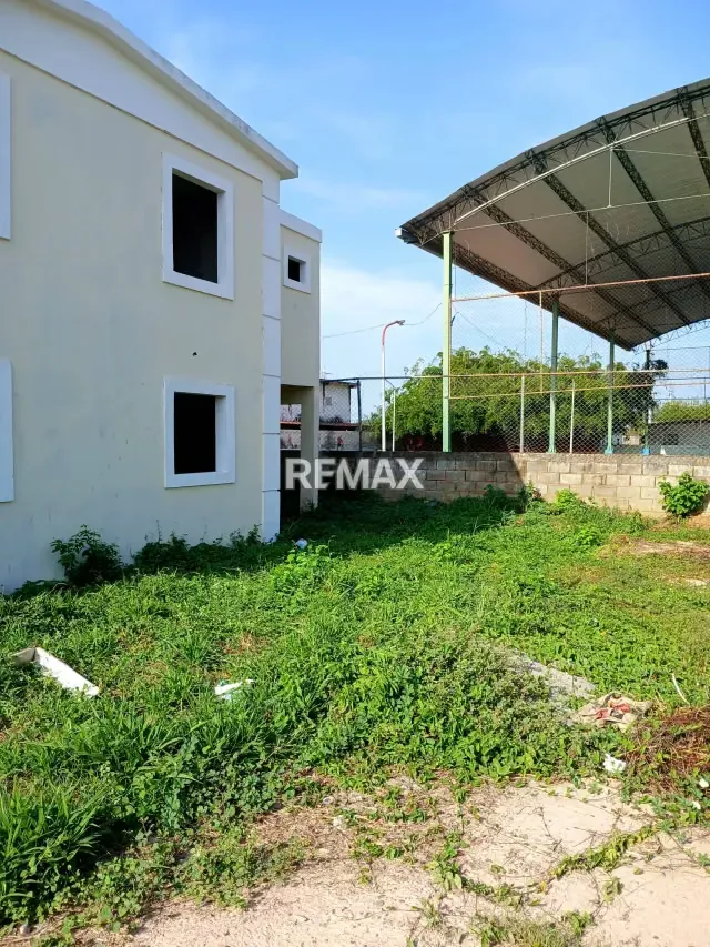Town house en gris en venta calle Bermudez entre L y K - 12