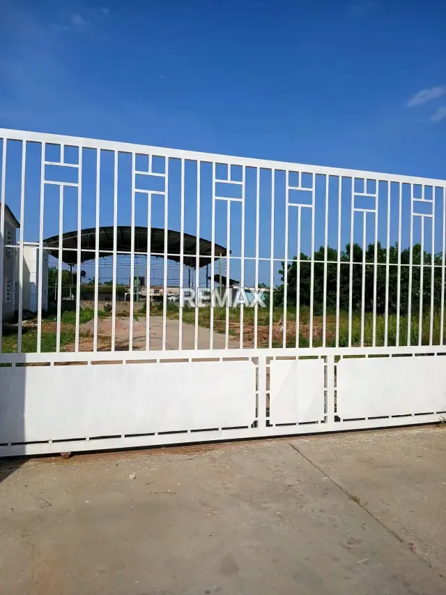 Town house en gris en venta calle Bermudez entre L y K - 13
