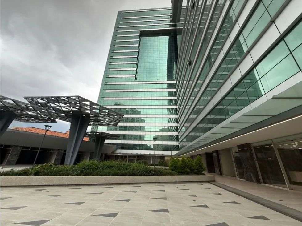 Se vende oficina 883m2 Campo Alegre