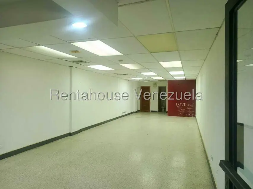 Local Comercial en Alquiler en Avenida Delicias Norte, Zulia - 4