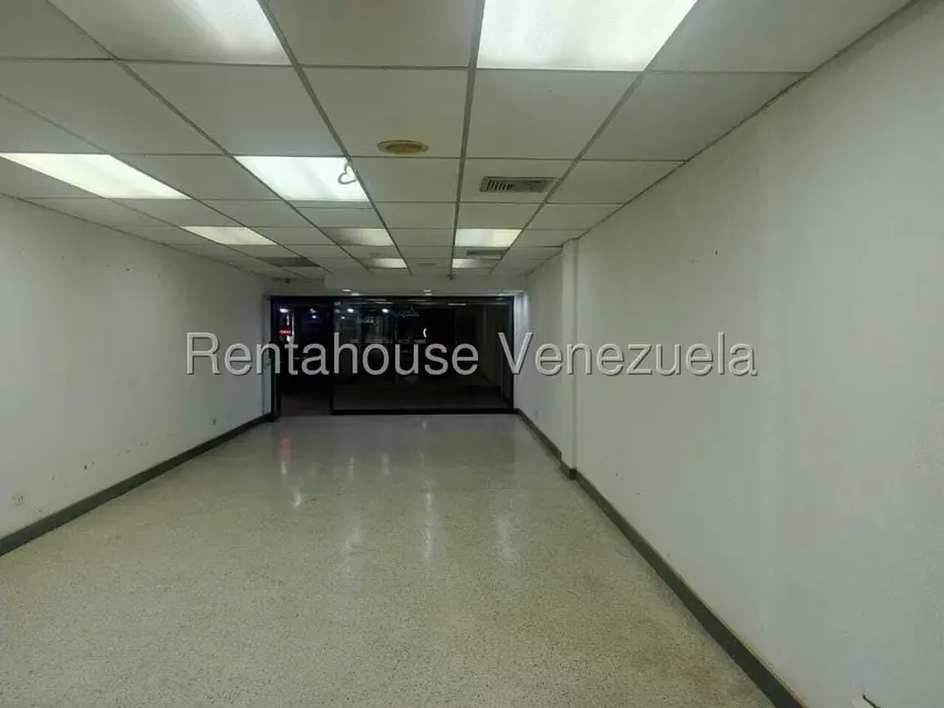 Local Comercial en Alquiler en Avenida Delicias Norte, Zulia - 5