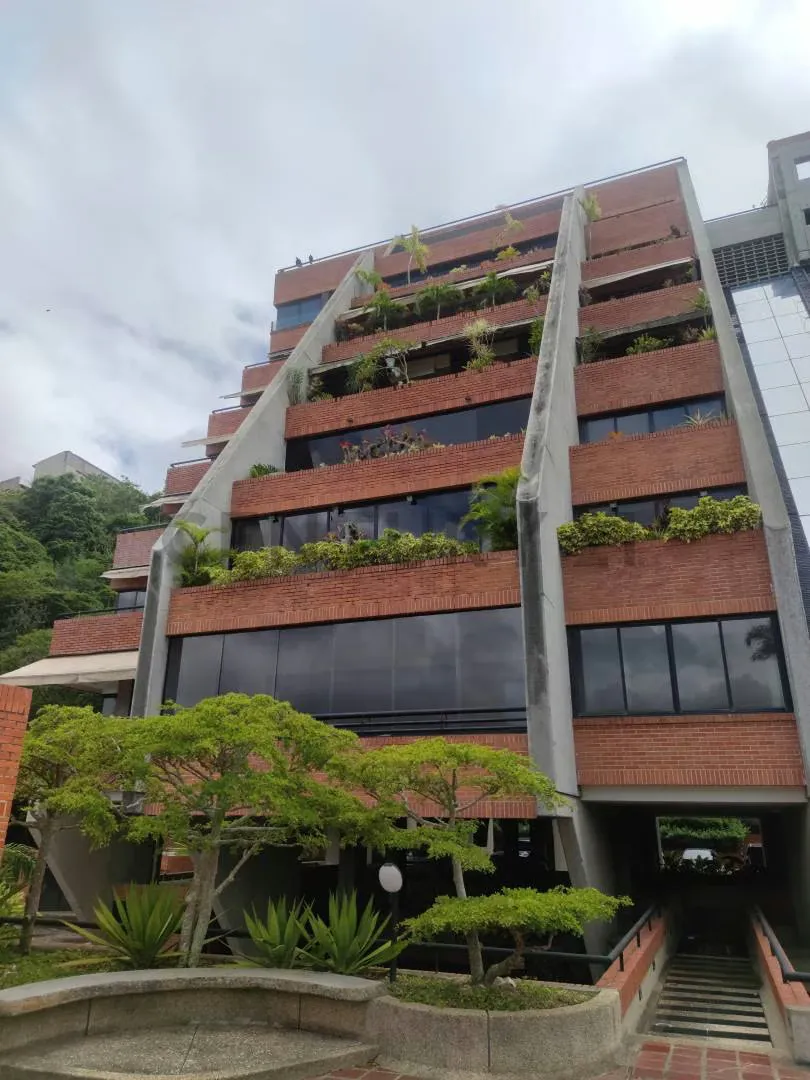 Colinas de Tamanaco, excelente apartamento zona segura, calle privada