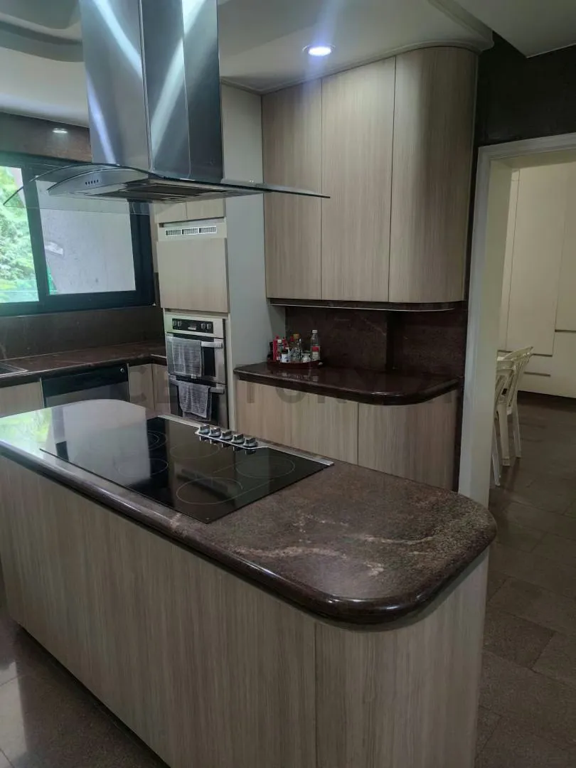 Colinas de Tamanaco, excelente apartamento zona segura, calle privada - 5