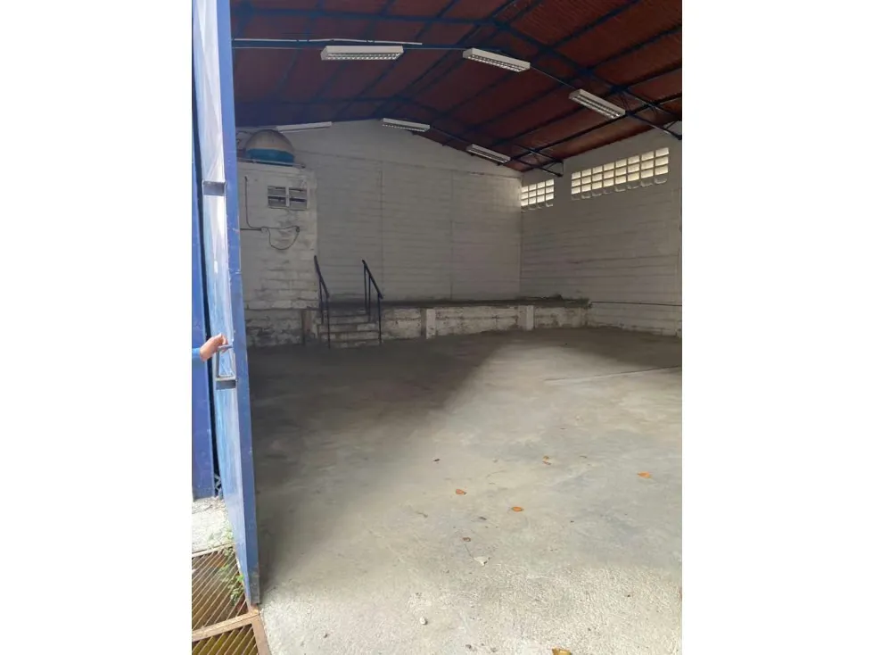 Vendo terreno 2900m2 Av. Andrés Bello Los Caobos 0307 - 9