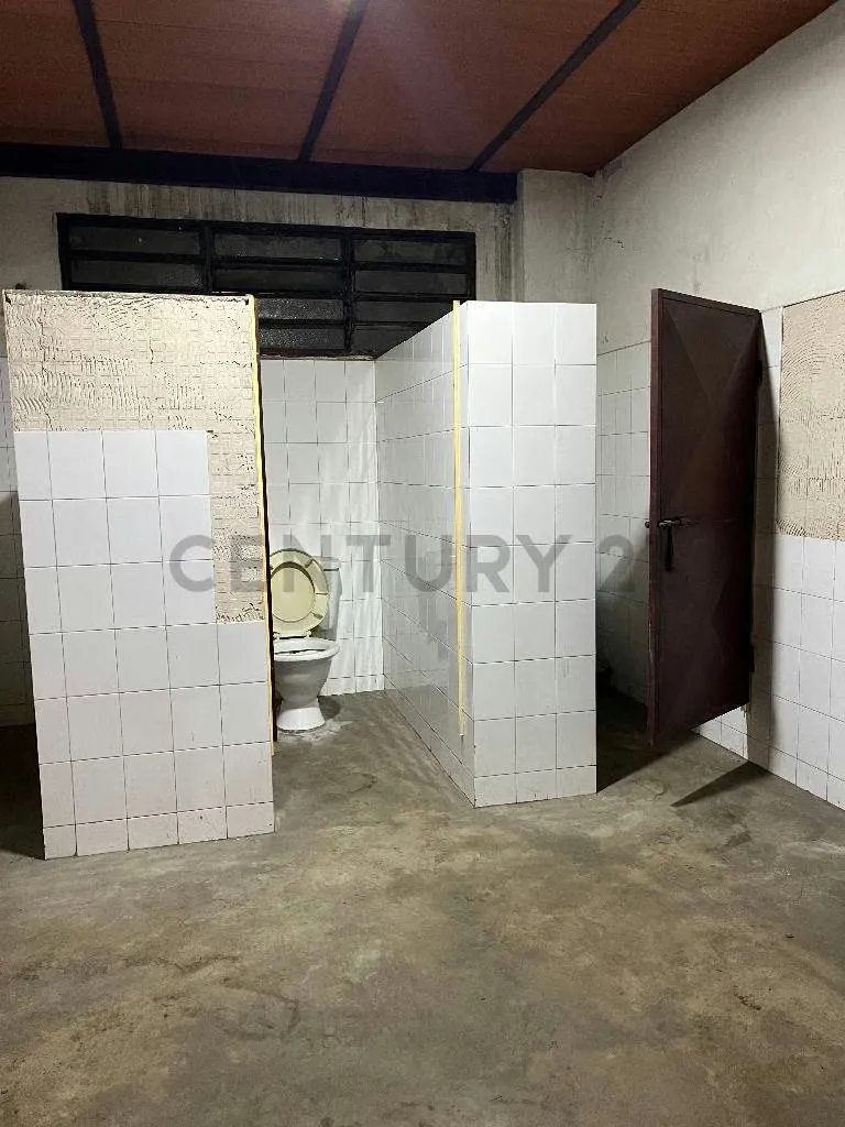 Venta galpón con vivienda en casco Central de Los Guayos. - 23