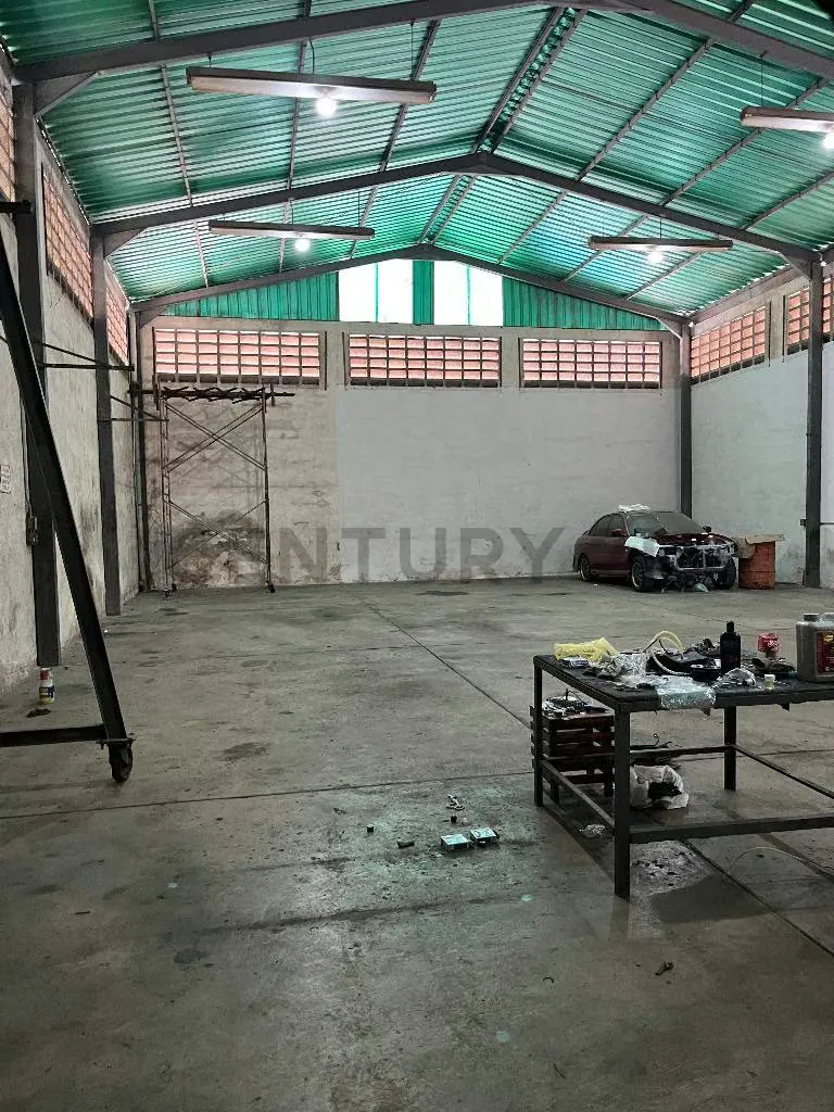 Venta galpón con vivienda en casco Central de Los Guayos. - 25