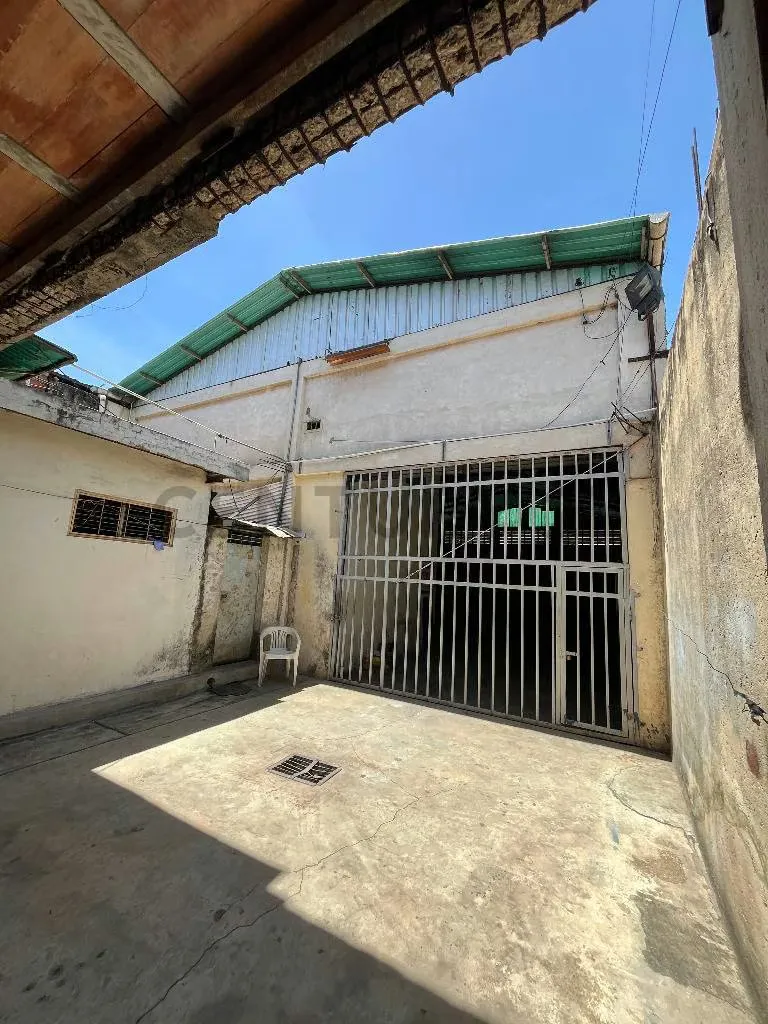 Venta galpón con vivienda en casco Central de Los Guayos. - 35