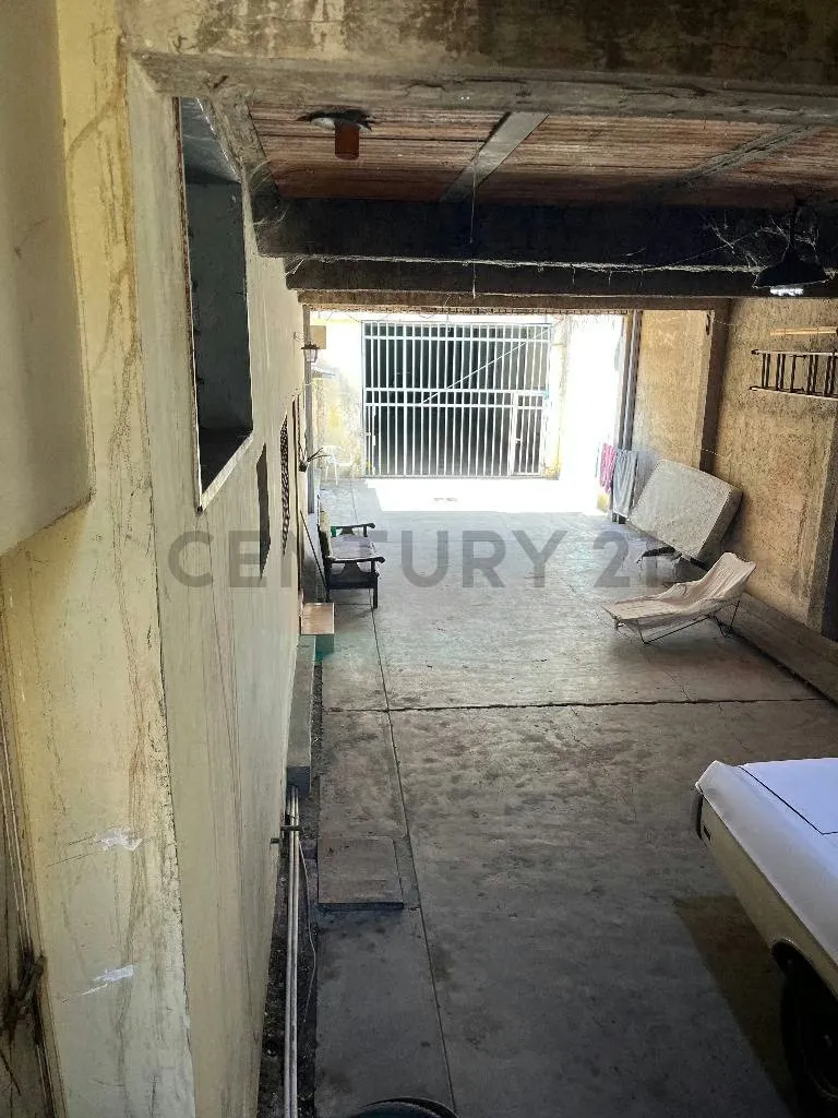 Venta galpón con vivienda en casco Central de Los Guayos. - 38
