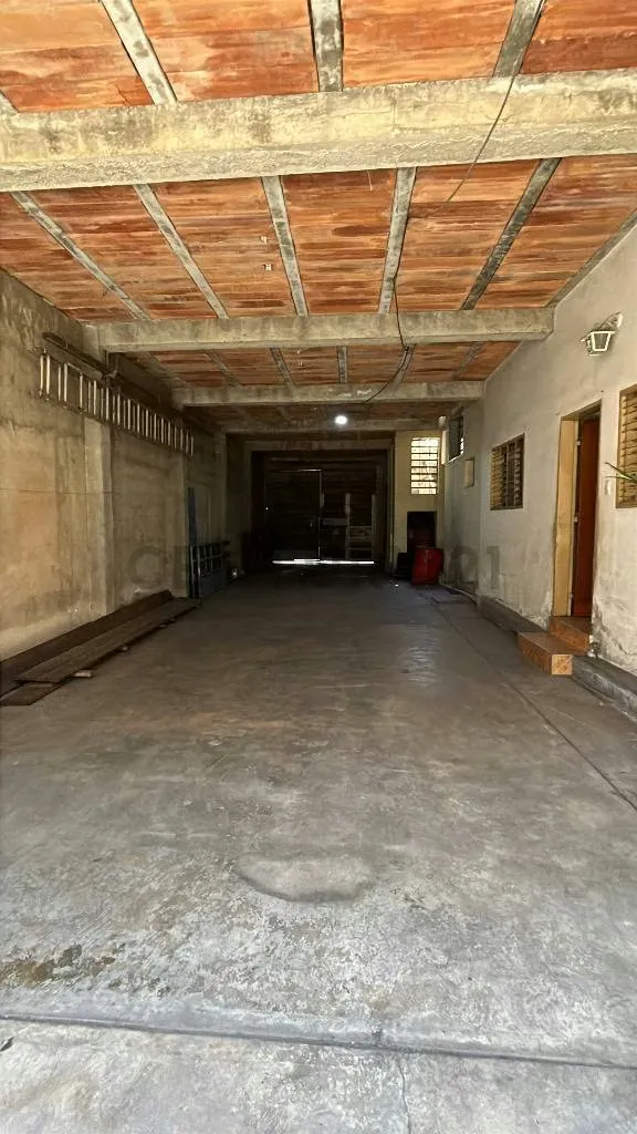 Venta galpón con vivienda en casco Central de Los Guayos. - 39