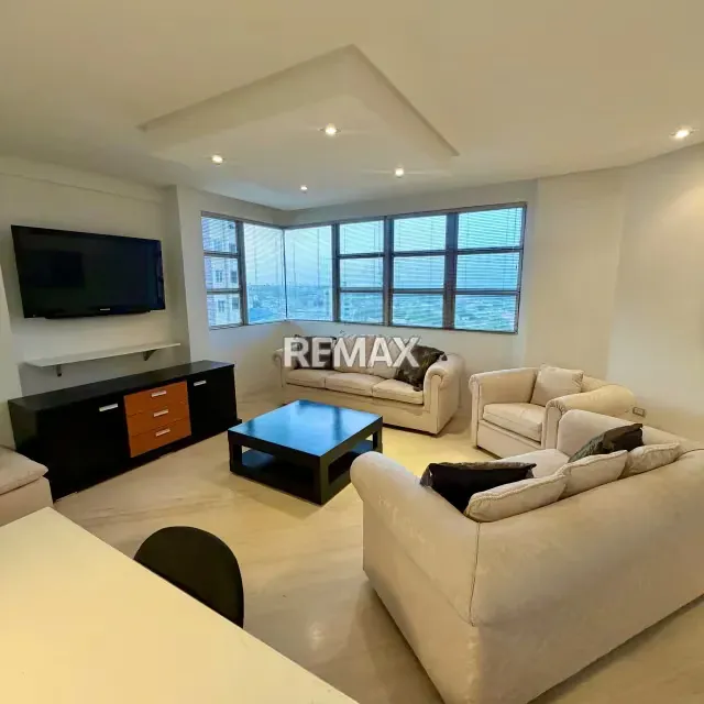 En alquiler apartamento amoblado diagonal a Lago Mall - 3