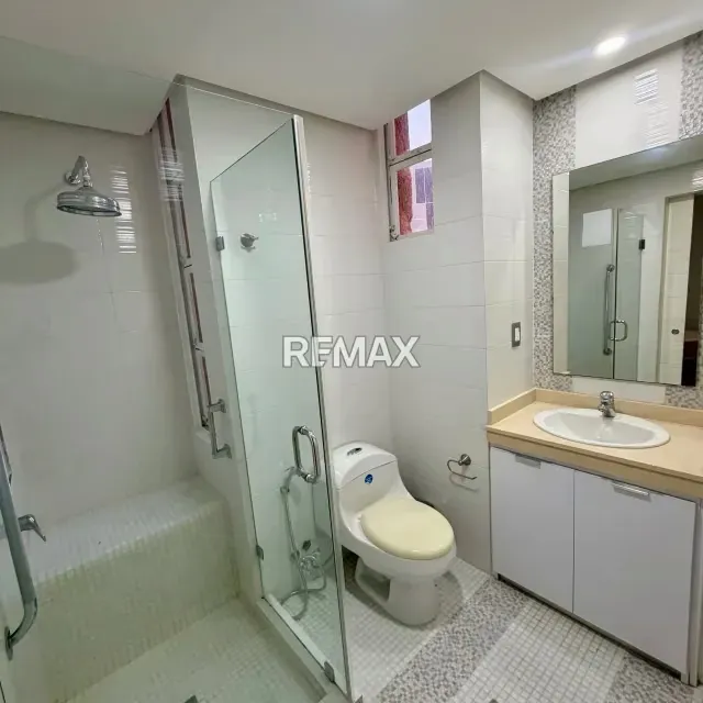 En alquiler apartamento amoblado diagonal a Lago Mall - 6
