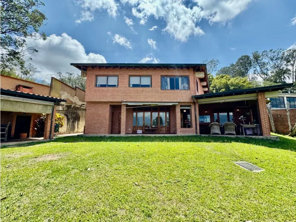 Se vende casa 700m2 4h+2s/6b/7p Alto Hatillo