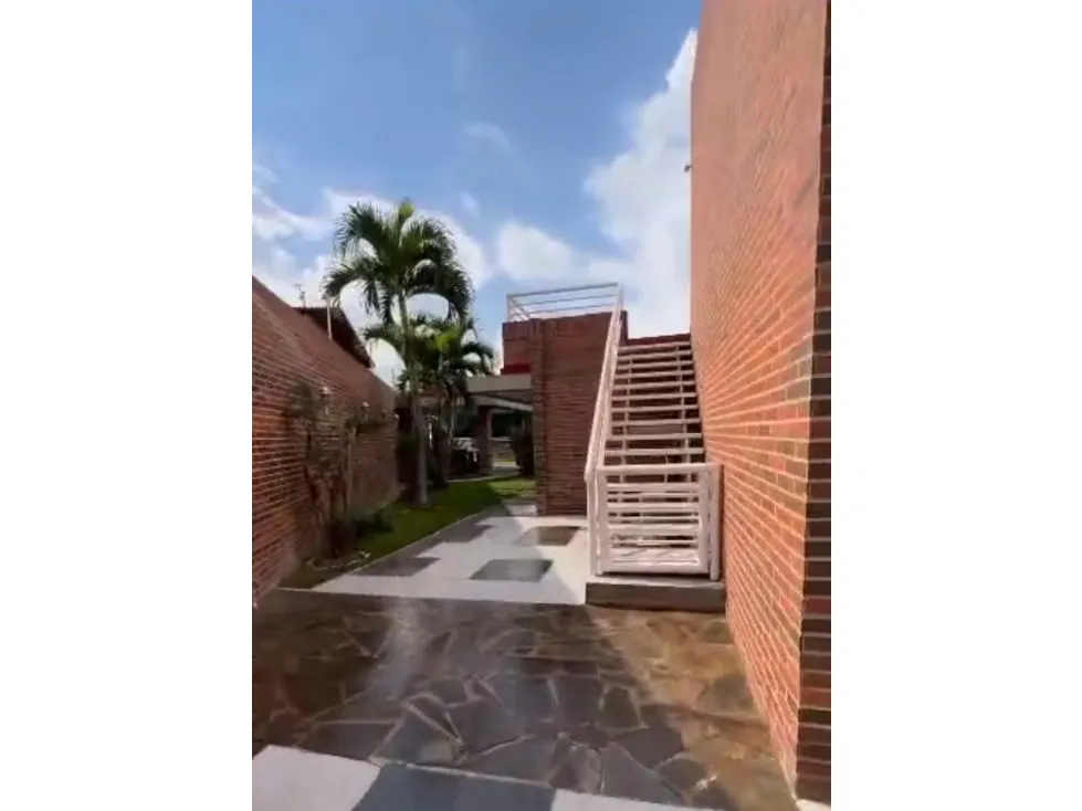 Vendo casa 1026m2 6h/5b/10p Cumbres de Curumo 8880 - 5