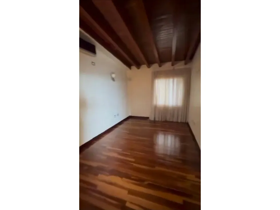Vendo casa 1026m2 6h/5b/10p Cumbres de Curumo 8880 - 8