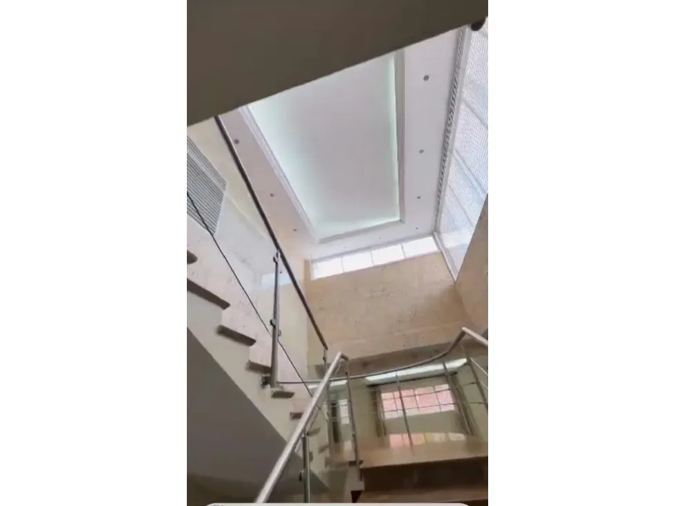 Vendo casa 1026m2 6h/5b/10p Cumbres de Curumo 8880 - 10
