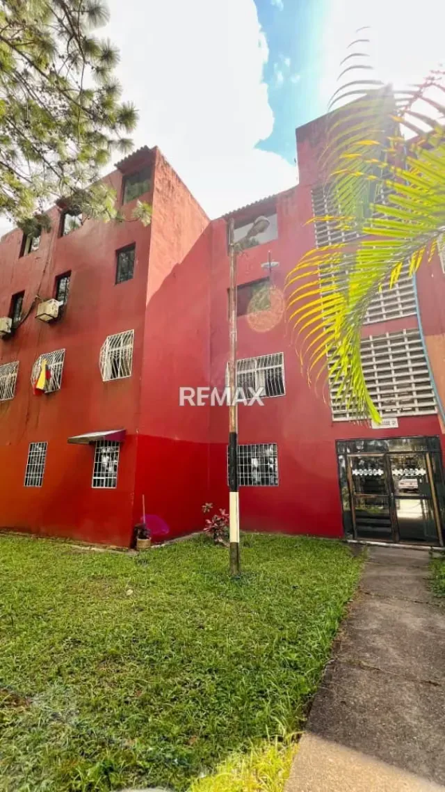 EN VENTA APARTAMENTO EN PIRINEOS 2