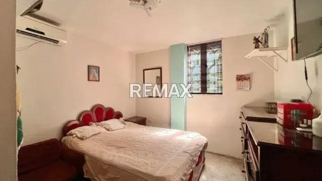 EN VENTA APARTAMENTO EN PIRINEOS 2 - 5