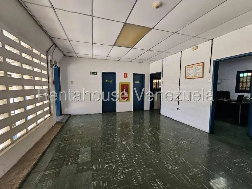 Local Comercial en Venta en Zona Industrial 1, Lara - 23