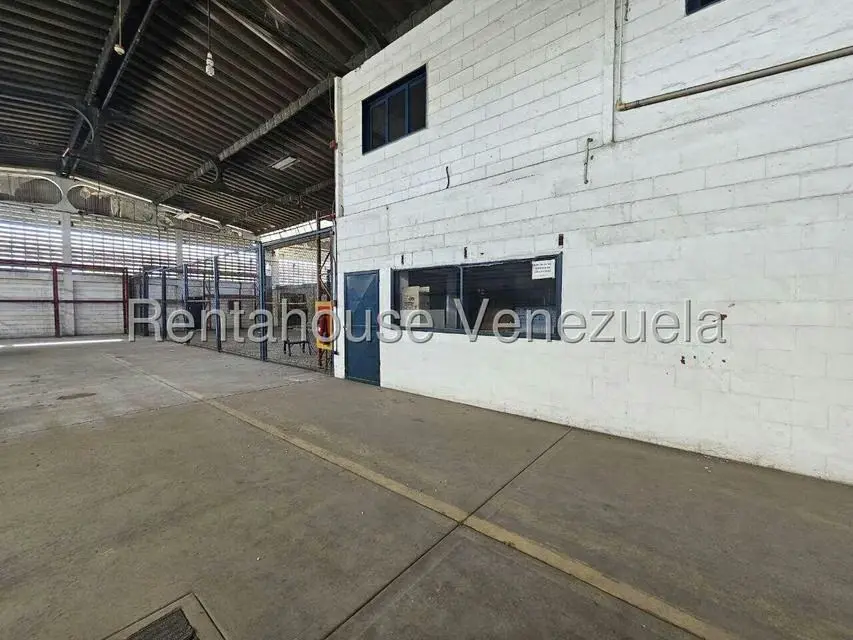 Local Comercial en Venta en Zona Industrial 1, Lara - 37