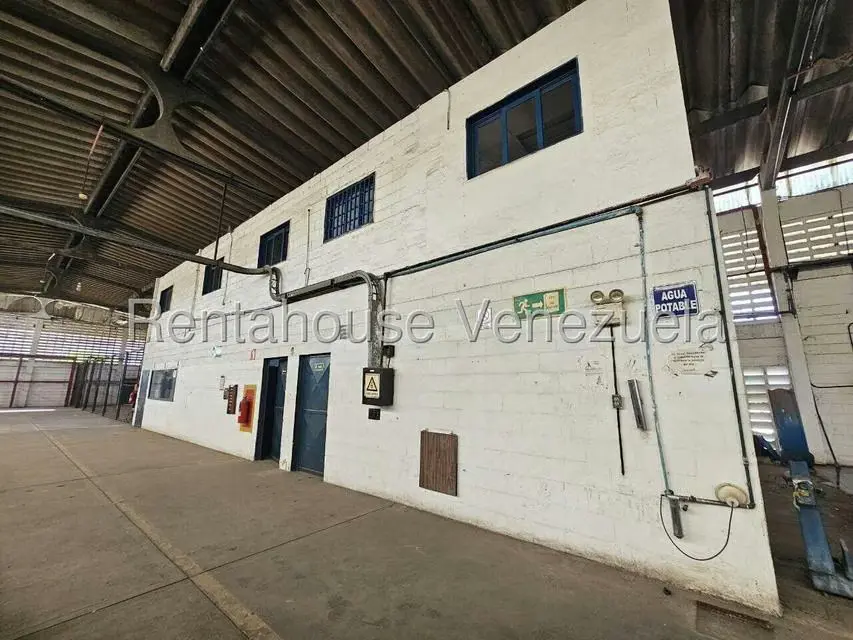 Local Comercial en Venta en Zona Industrial 1, Lara - 39