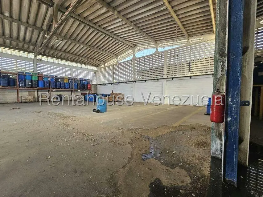 Local Comercial en Venta en Zona Industrial 1, Lara - 56