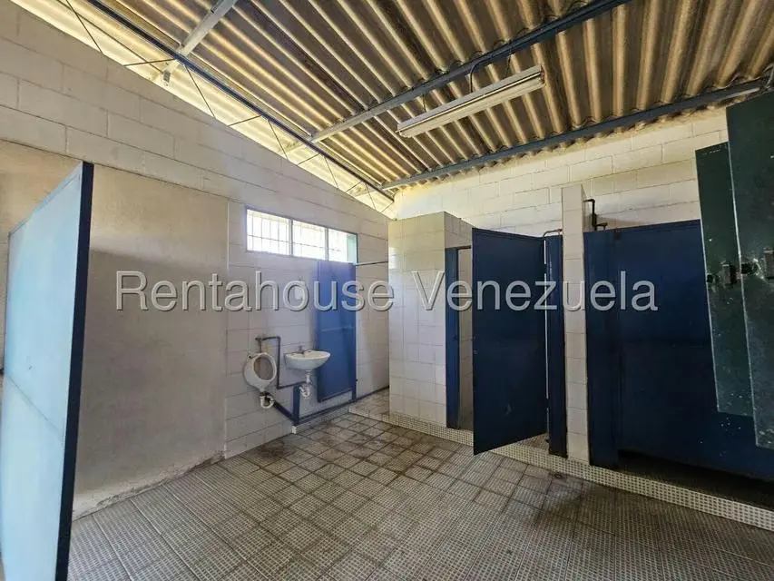 Local Comercial en Venta en Zona Industrial 1, Lara - 61