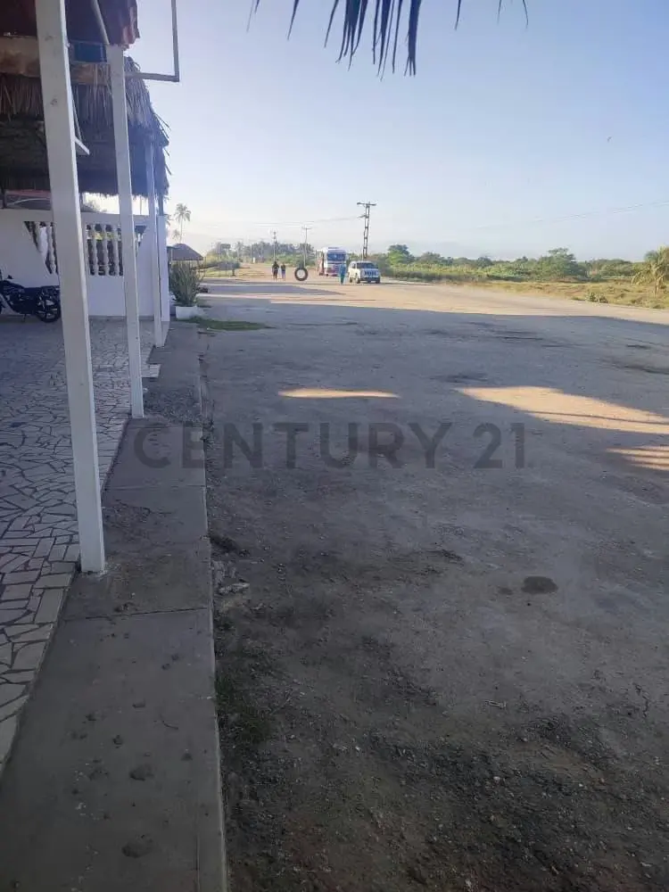 CASA COMERCIAL DE OPORTUNIDAD EN BOCA DE AROA - 2