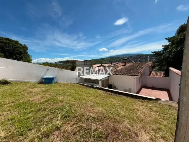 En Venta Amplia quinta Urb Privada Av Sucre, las lomas parte baja - 15