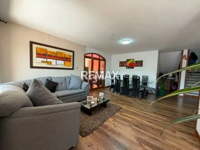 En Venta Amplia quinta Urb Privada Av Sucre, las lomas parte baja - 4
