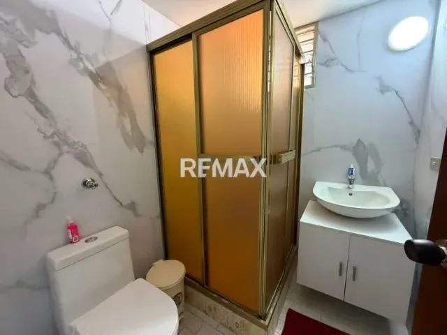 En Venta Amplia quinta Urb Privada Av Sucre, las lomas parte baja - 7