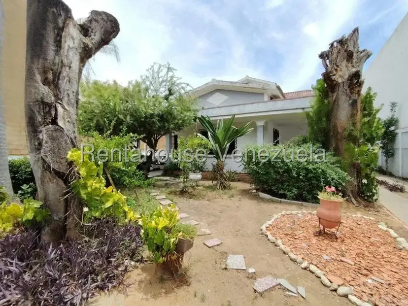 Casa (Duplex) en Venta en Tierra Negra, Zulia
